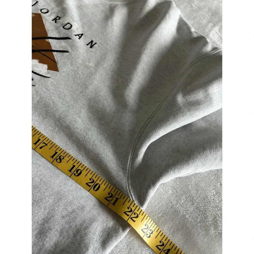 Air Jordan Jumpman Flight Fleece Crew Sweatshirt Oatmeal Grey DH9035-141 Size M